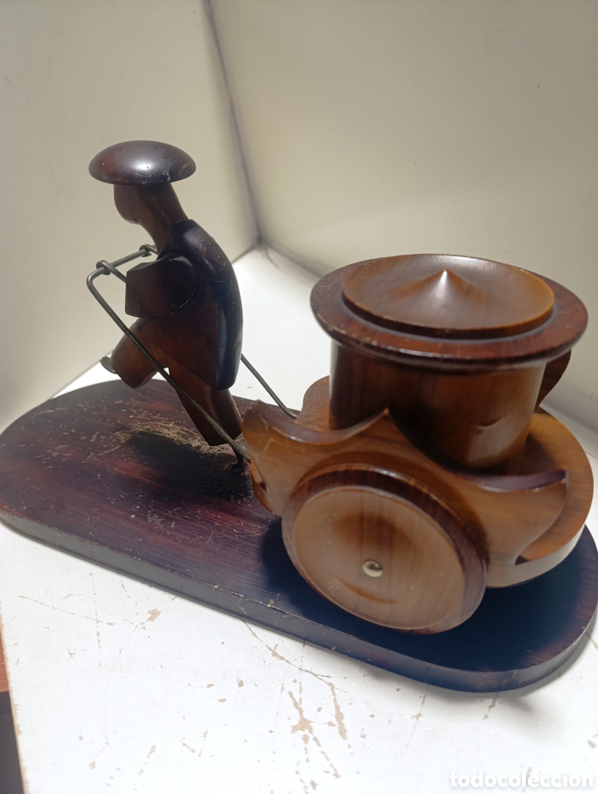 Antig&uuml;edades: Tabaquera de sobremesa en forma de rickshaw. - Foto 4