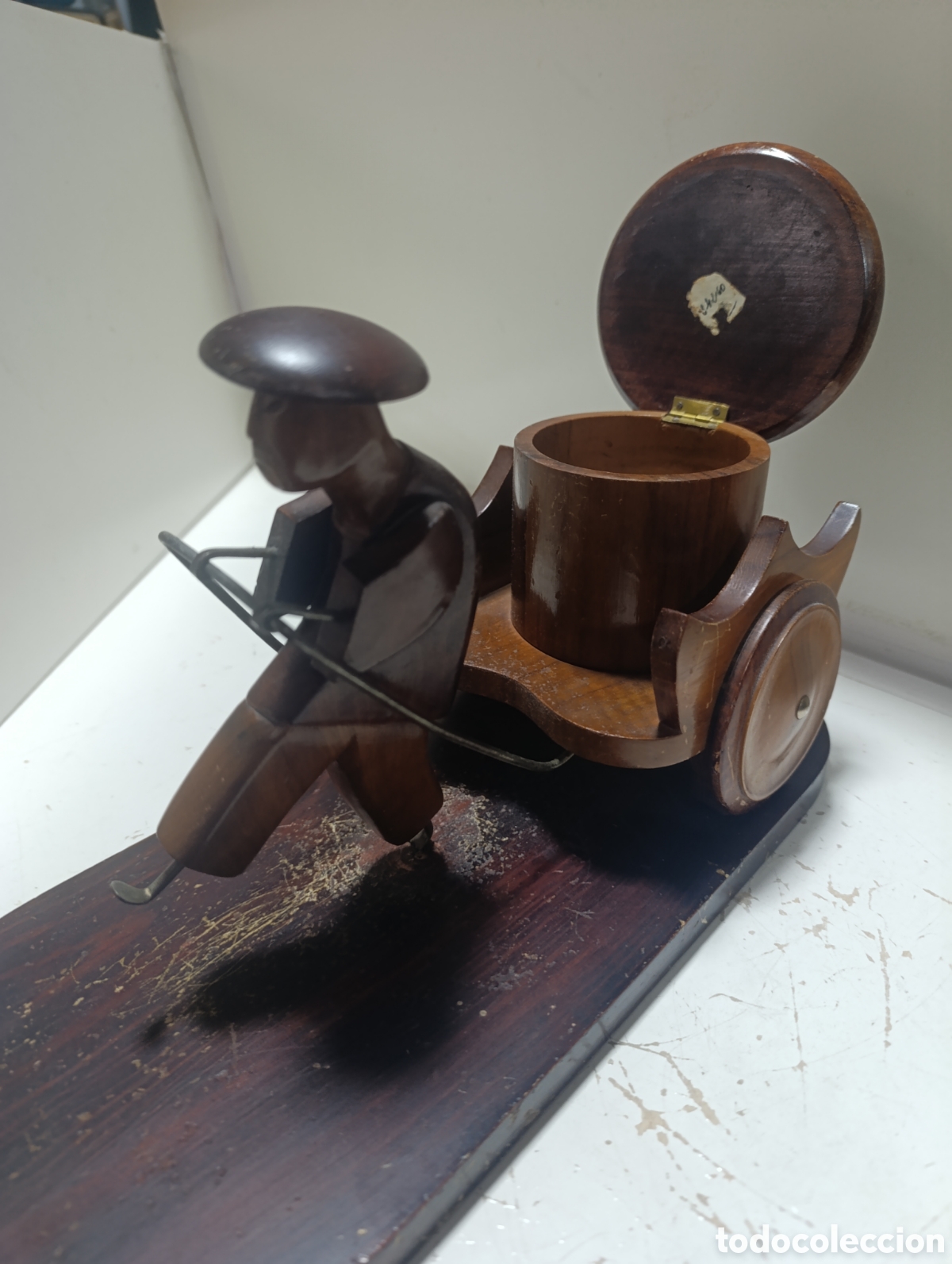 Antig&uuml;edades: Tabaquera de sobremesa en forma de rickshaw. - Foto 5