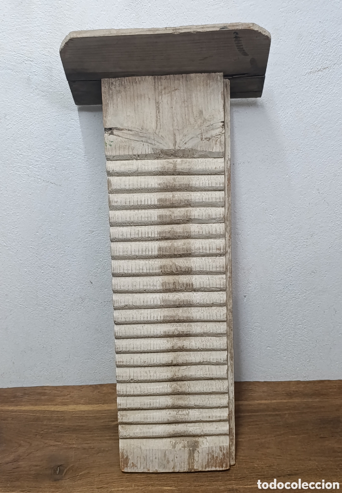 Antig&uuml;edades: ANTIGUA ESTREGADERA O TABLA DE MADERA PARA LAVAR ROPA - Foto 1