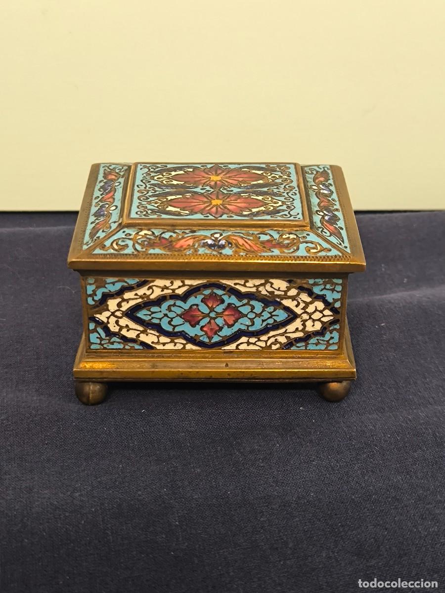 Antig&uuml;edades: CAJA FRANCESA NAPOLEON III EN BRONCE Y CHAMPLEVE - Foto 2
