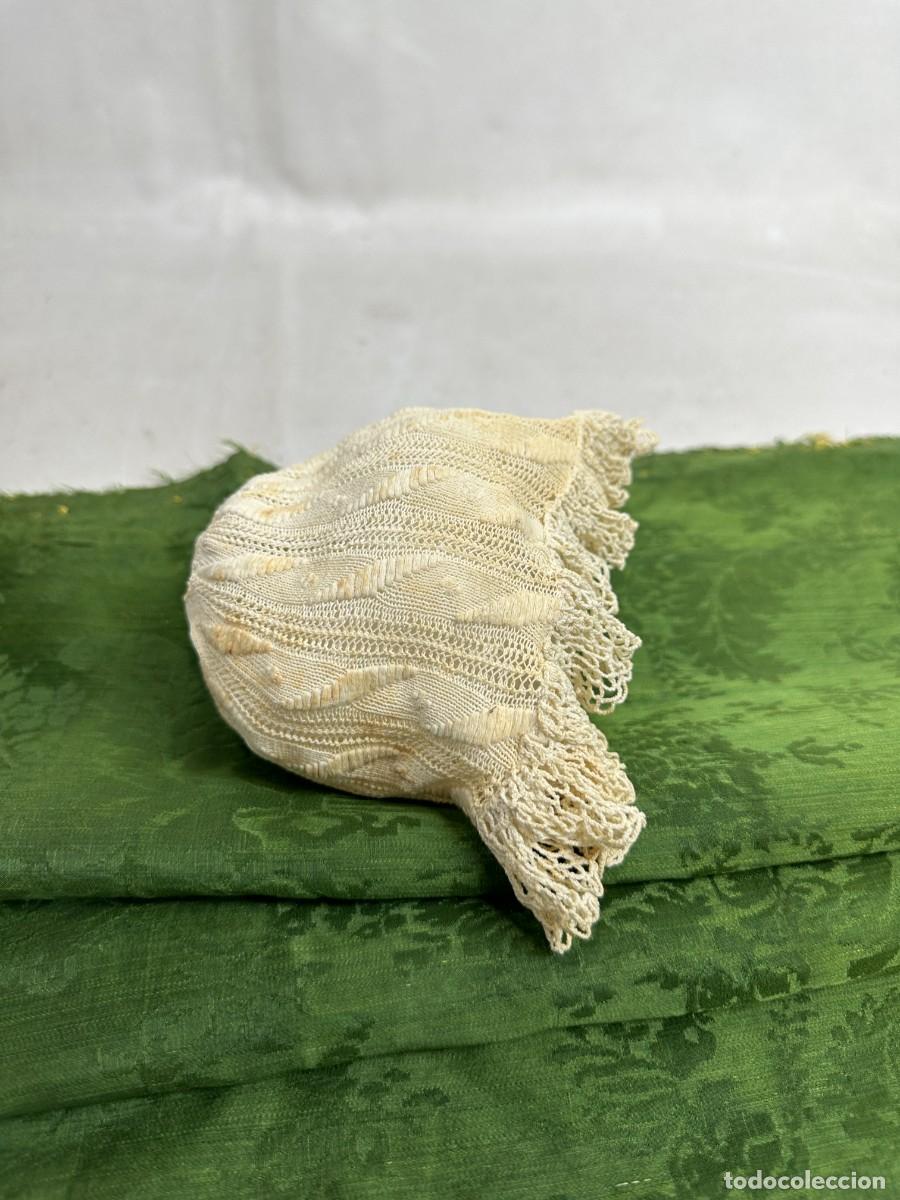 Antig&uuml;edades: Gorrito blanco antiguo - Foto 2
