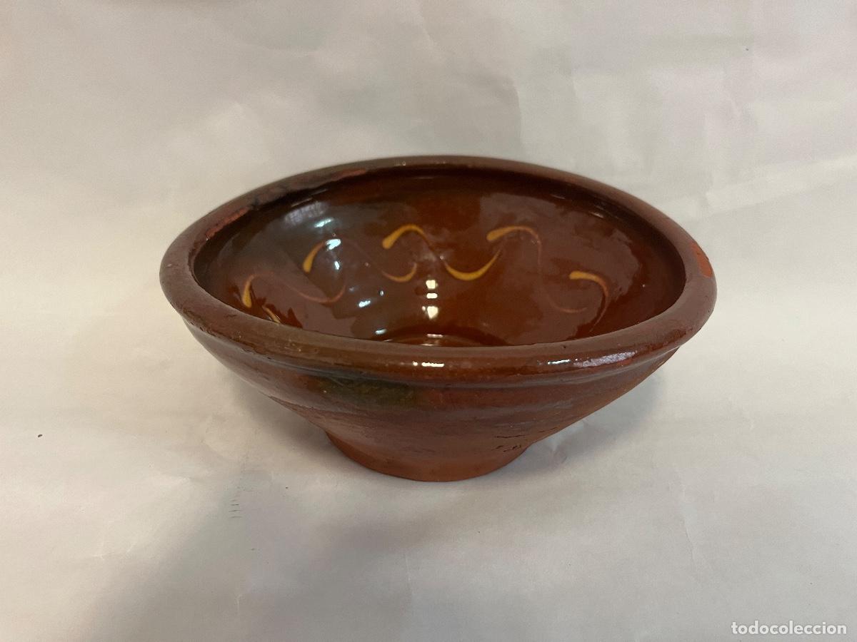 Antig&uuml;edades: Cuenco oval de barro esmaltado - Foto 1