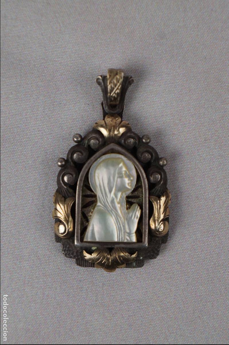 Antig&uuml;edades: Preciosa medalla devocional de plata - n&aacute;car - oro - Foto 1