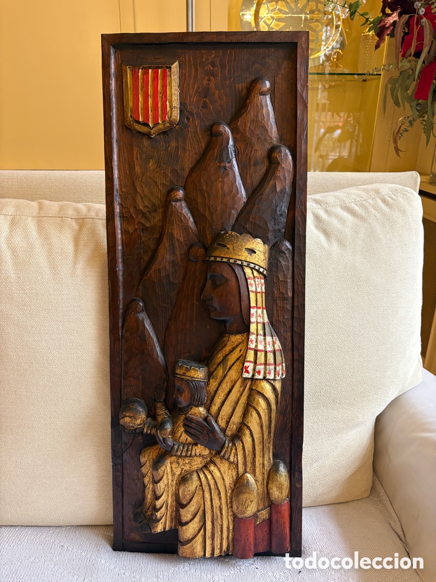 Antig&uuml;edades: Retablo Virgen de la Moreneta tallada en madera - Foto 1