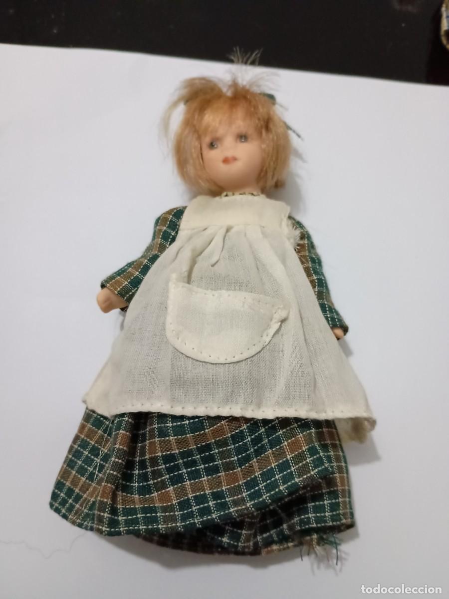 Antig&uuml;edades: Mu&ntilde;eca peque&ntilde;a porcelana - Foto 1