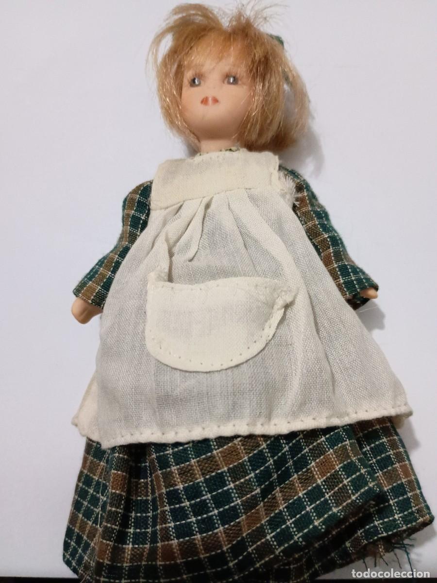 Antig&uuml;edades: Mu&ntilde;eca peque&ntilde;a porcelana - Foto 5