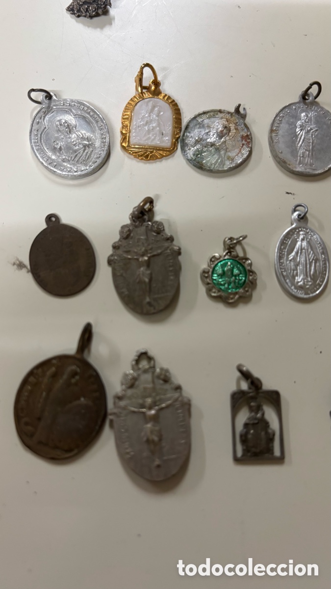 Antig&uuml;edades: Lote medallas religiosas - Foto 2