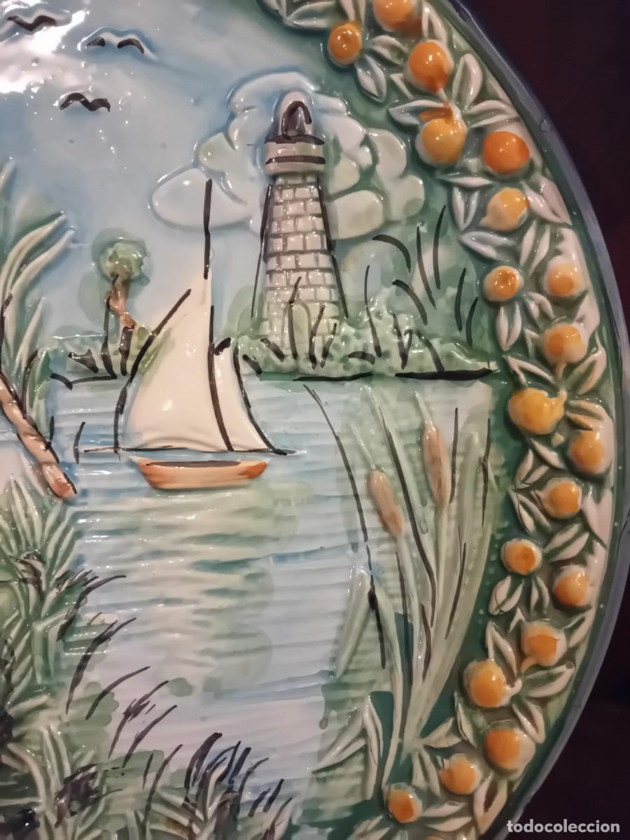 Antig&uuml;edades: Plato en relieve valenciano d&eacute;cada de los 60/70. - Foto 3
