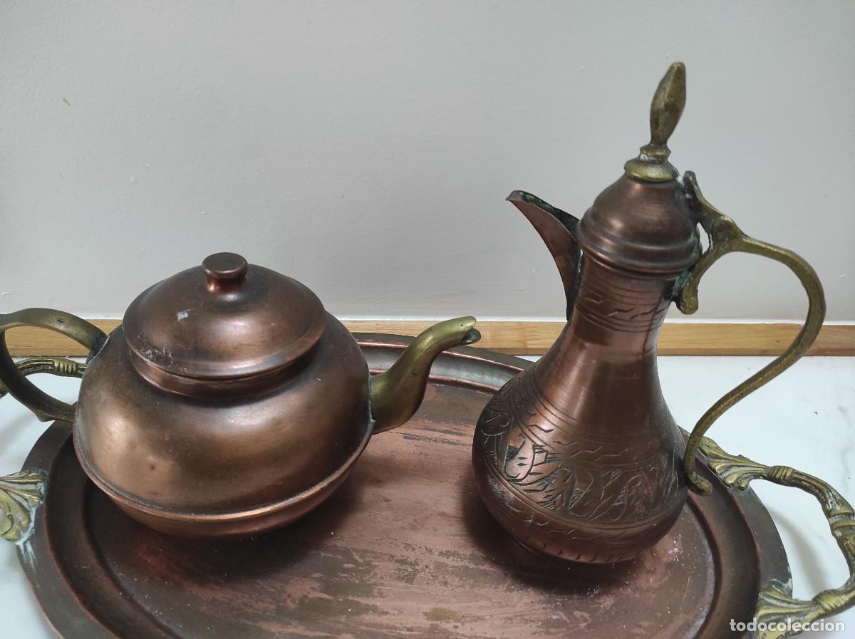Antig&uuml;edades: Bandeja con teteras antiguas - Foto 2