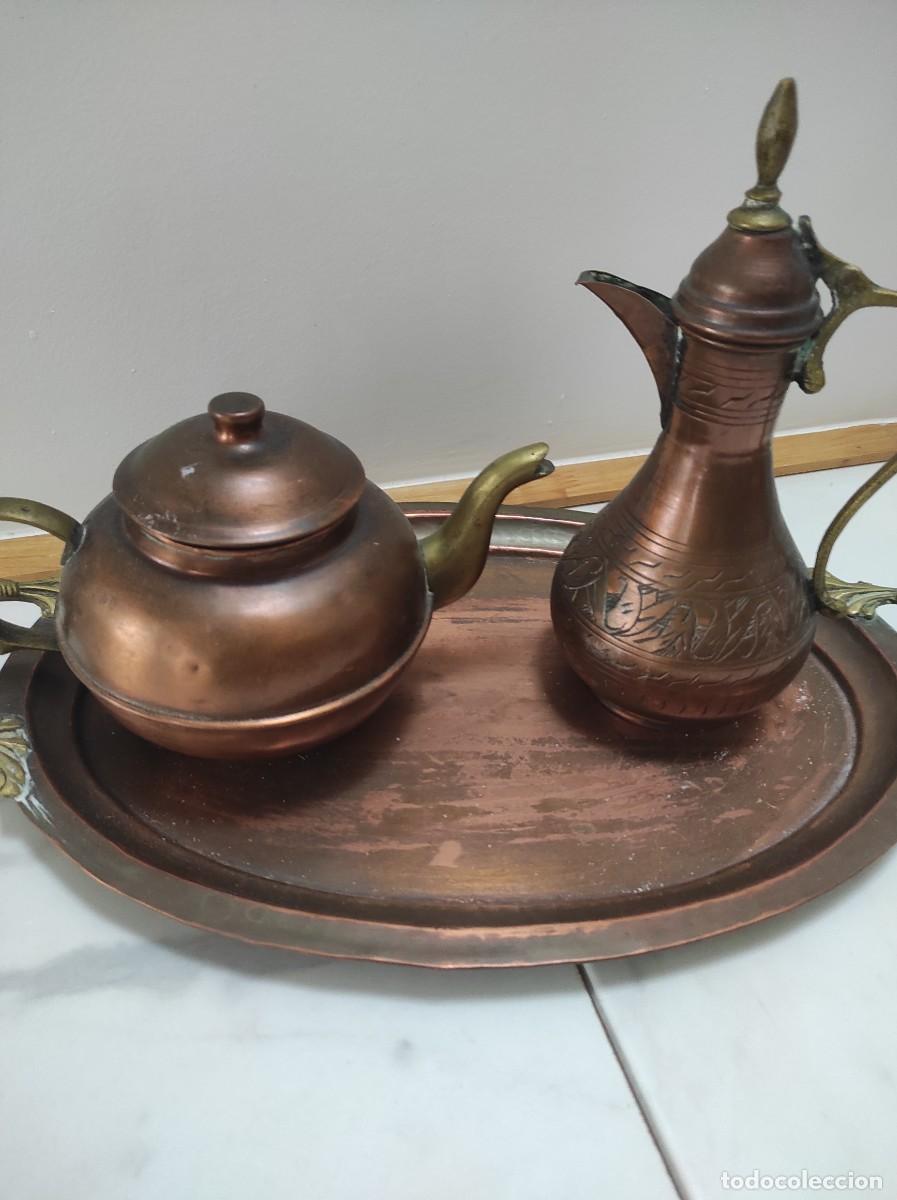 Antig&uuml;edades: Bandeja con teteras antiguas - Foto 3