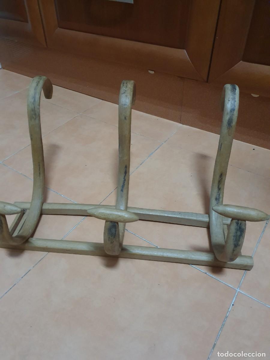 Antig&uuml;edades: Perchero con 3 ganchos - Foto 1