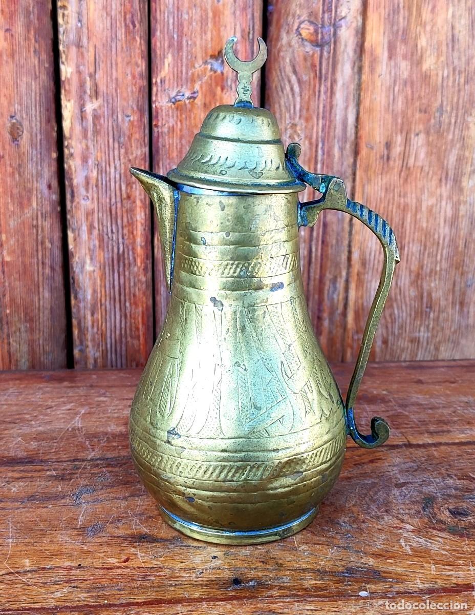 Antig&uuml;edades: Jarrita con tapa de bronce y laton, turca - Foto 1