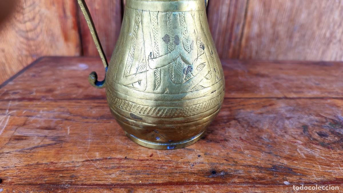 Antig&uuml;edades: Jarrita con tapa de bronce y laton, turca - Foto 2