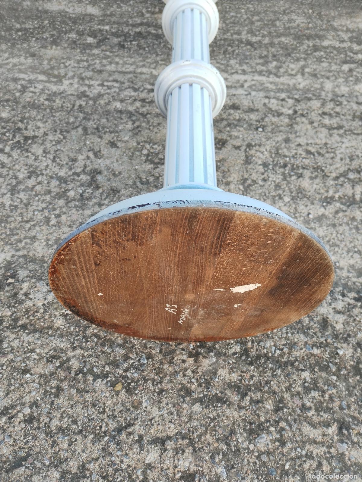 Antig&uuml;edades: columna peana de madera repintada - Foto 4