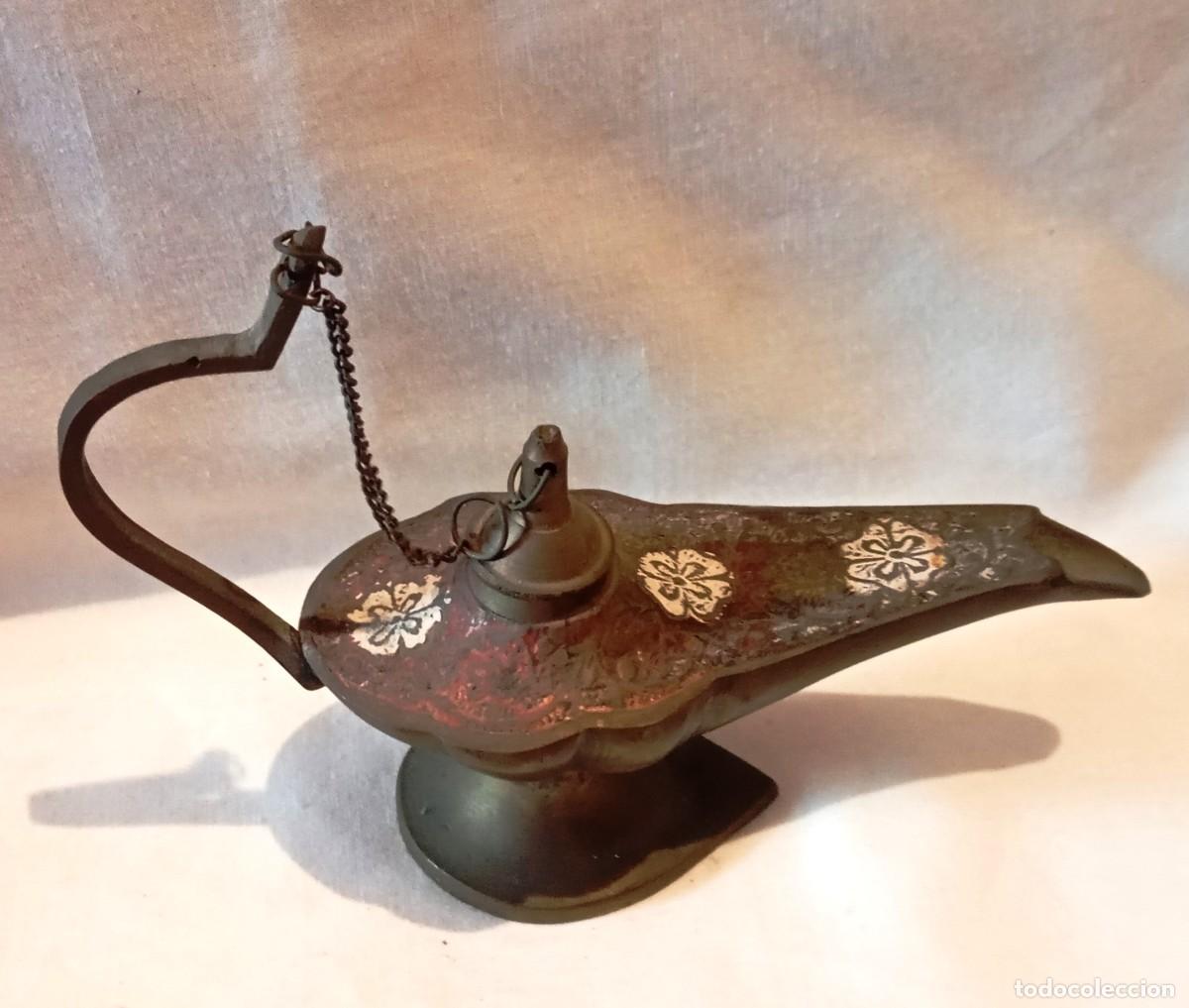 Antig&uuml;edades: L&aacute;mpara de aceite en bronce estilo Aladino. - Foto 1