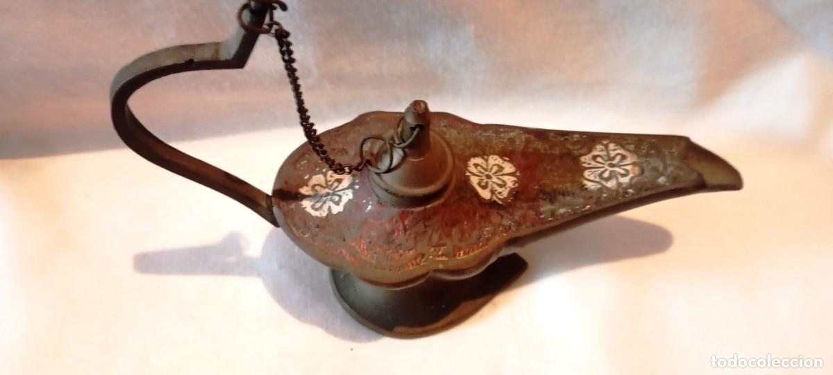 Antig&uuml;edades: L&aacute;mpara de aceite en bronce estilo Aladino. - Foto 3
