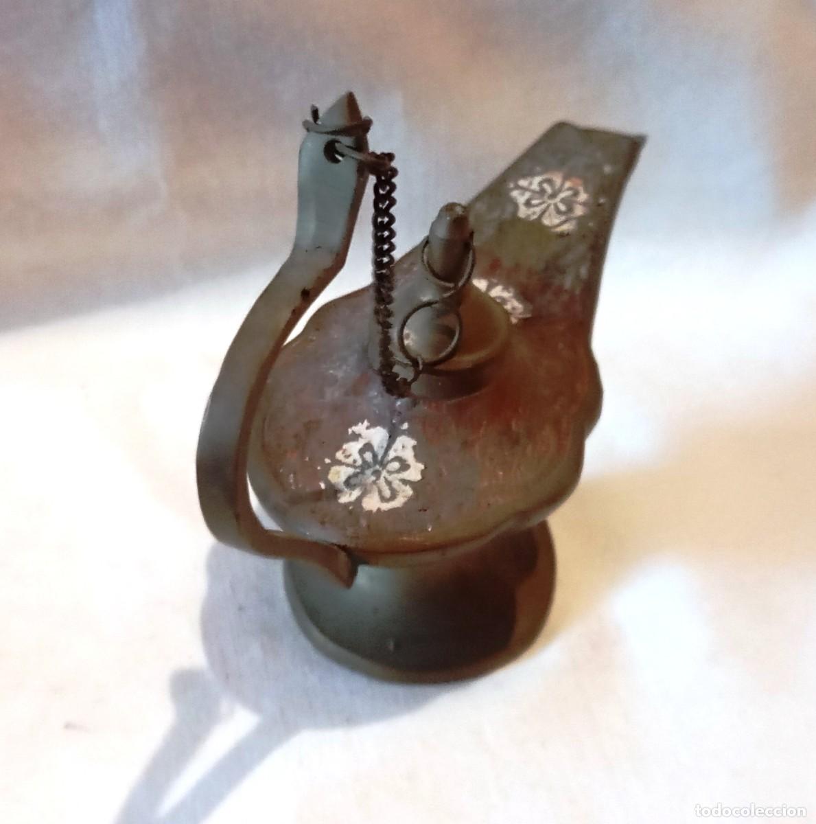 Antig&uuml;edades: L&aacute;mpara de aceite en bronce estilo Aladino. - Foto 4