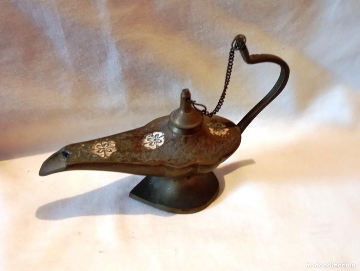 Antig&uuml;edades: L&aacute;mpara de aceite en bronce estilo Aladino. - Foto 6