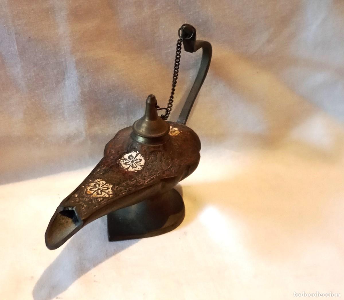 Antig&uuml;edades: L&aacute;mpara de aceite en bronce estilo Aladino. - Foto 7