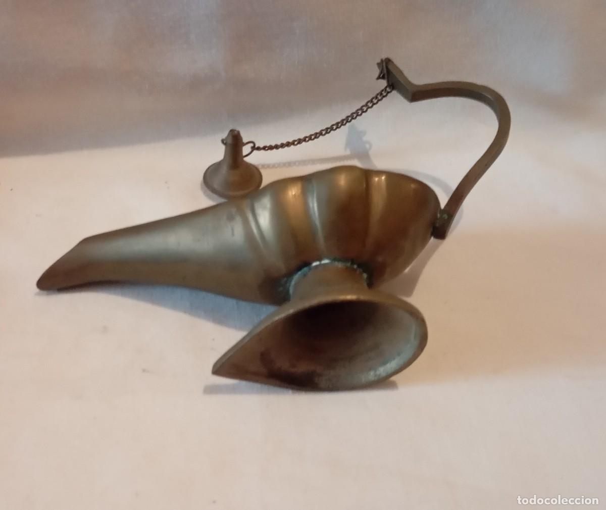 Antig&uuml;edades: L&aacute;mpara de aceite en bronce estilo Aladino. - Foto 9