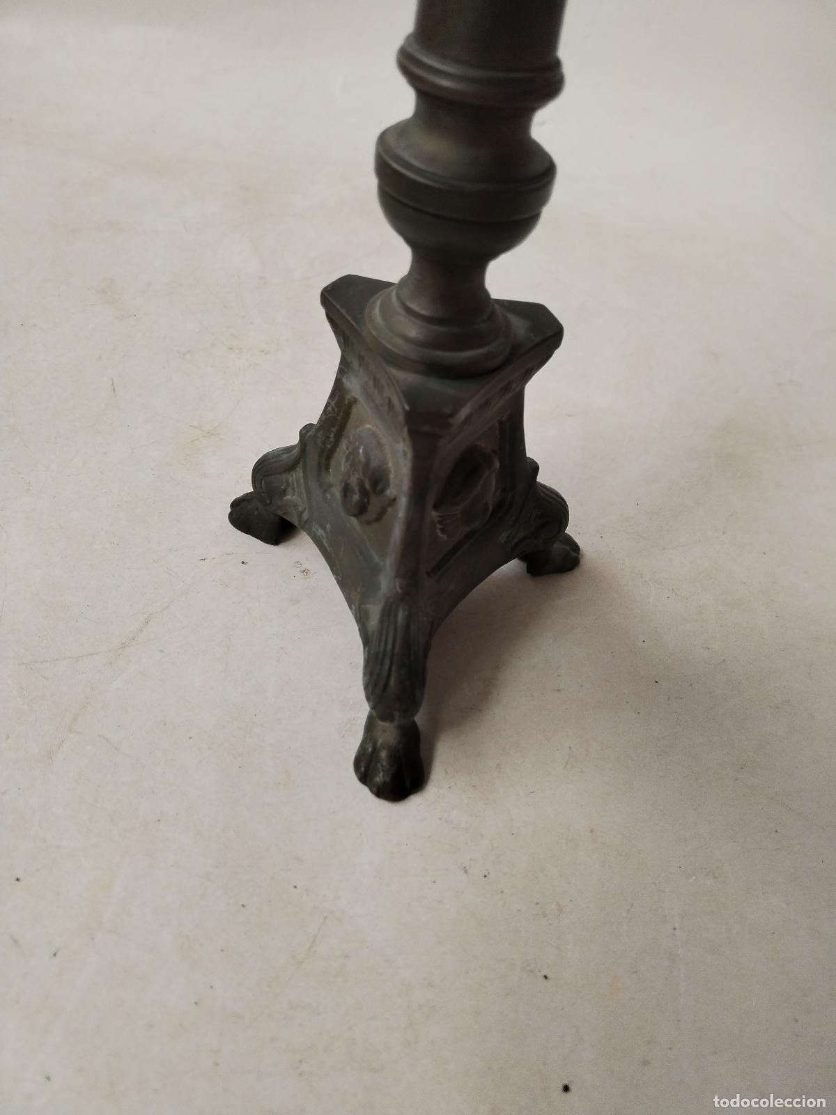 Antig&uuml;edades: candelabro de bronce con angeles - Foto 6