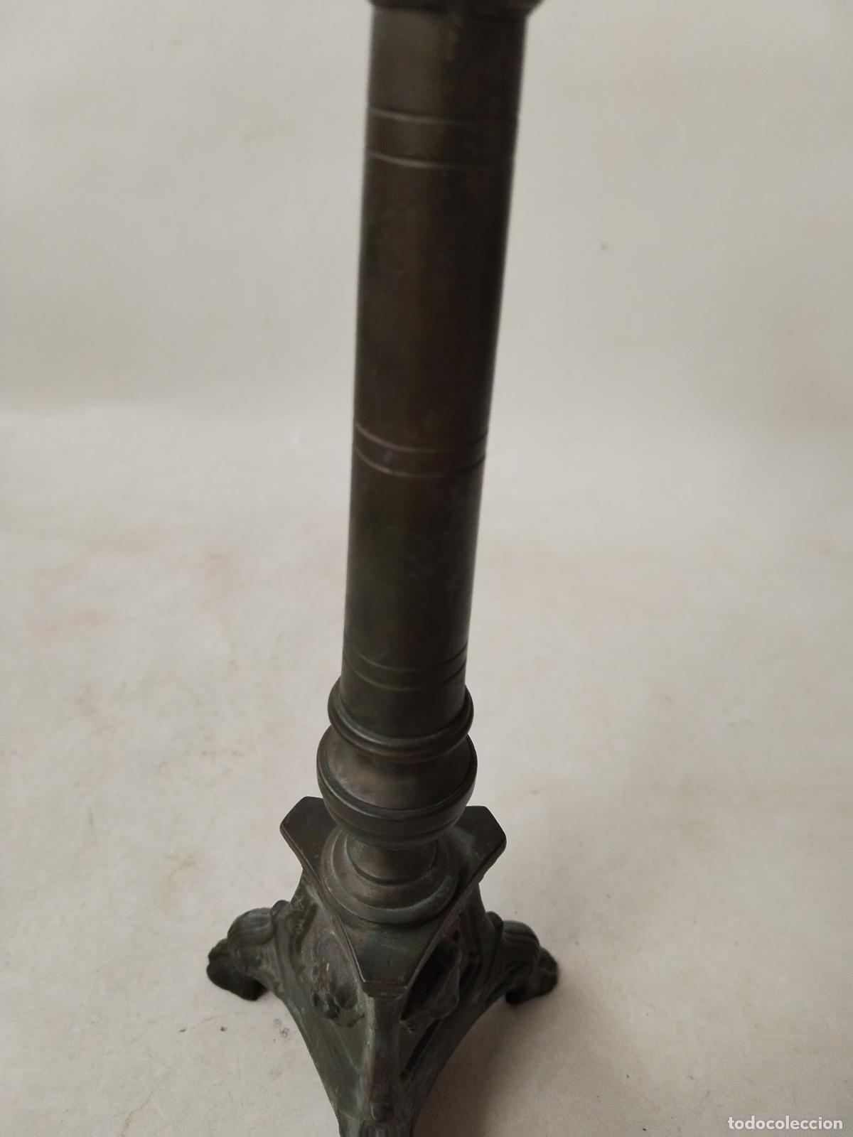 Antig&uuml;edades: candelabro de bronce con angeles - Foto 10
