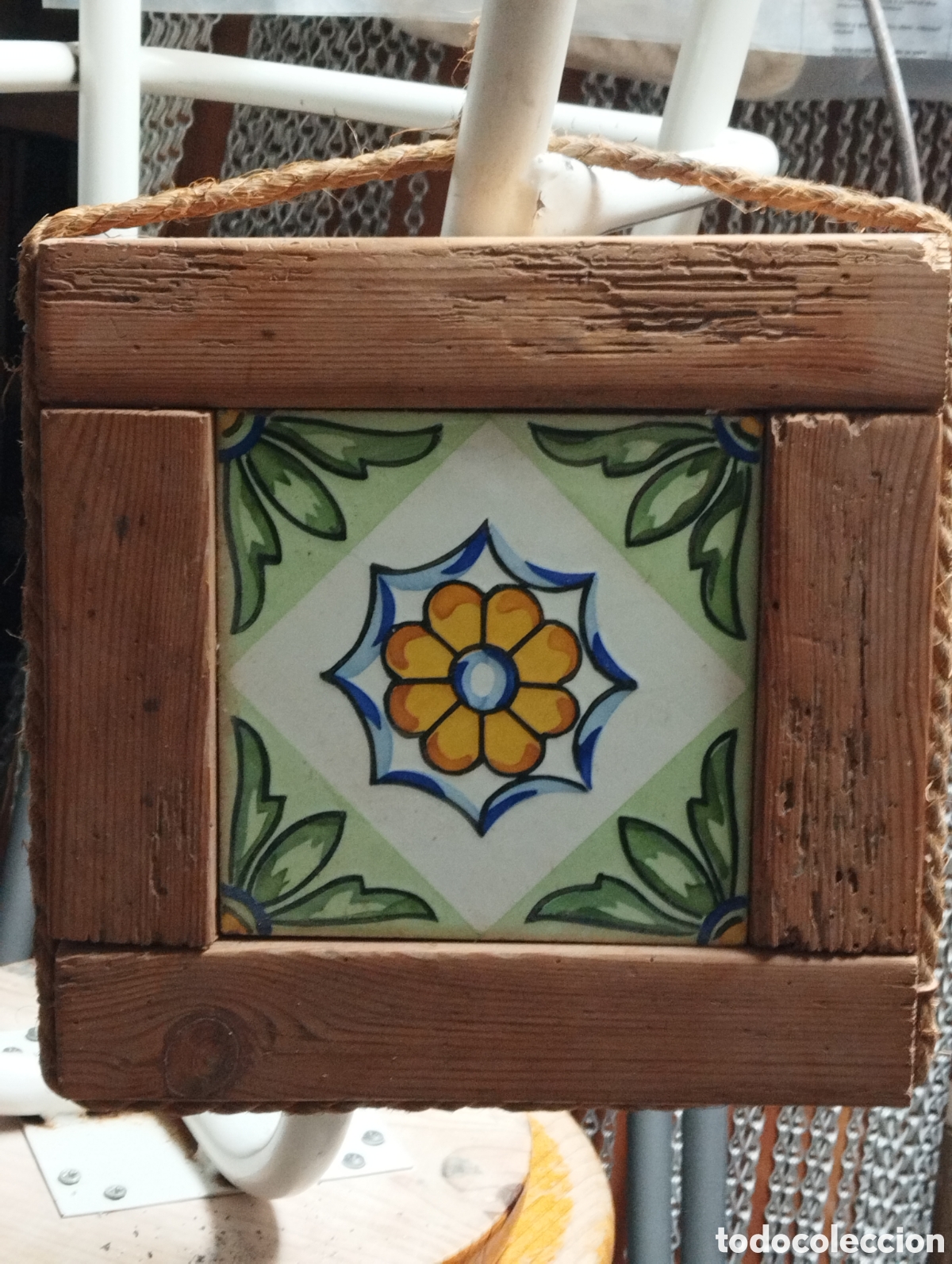 Antig&uuml;edades: Azulejos catal&aacute;n enmarcado 25x25 - Foto 1
