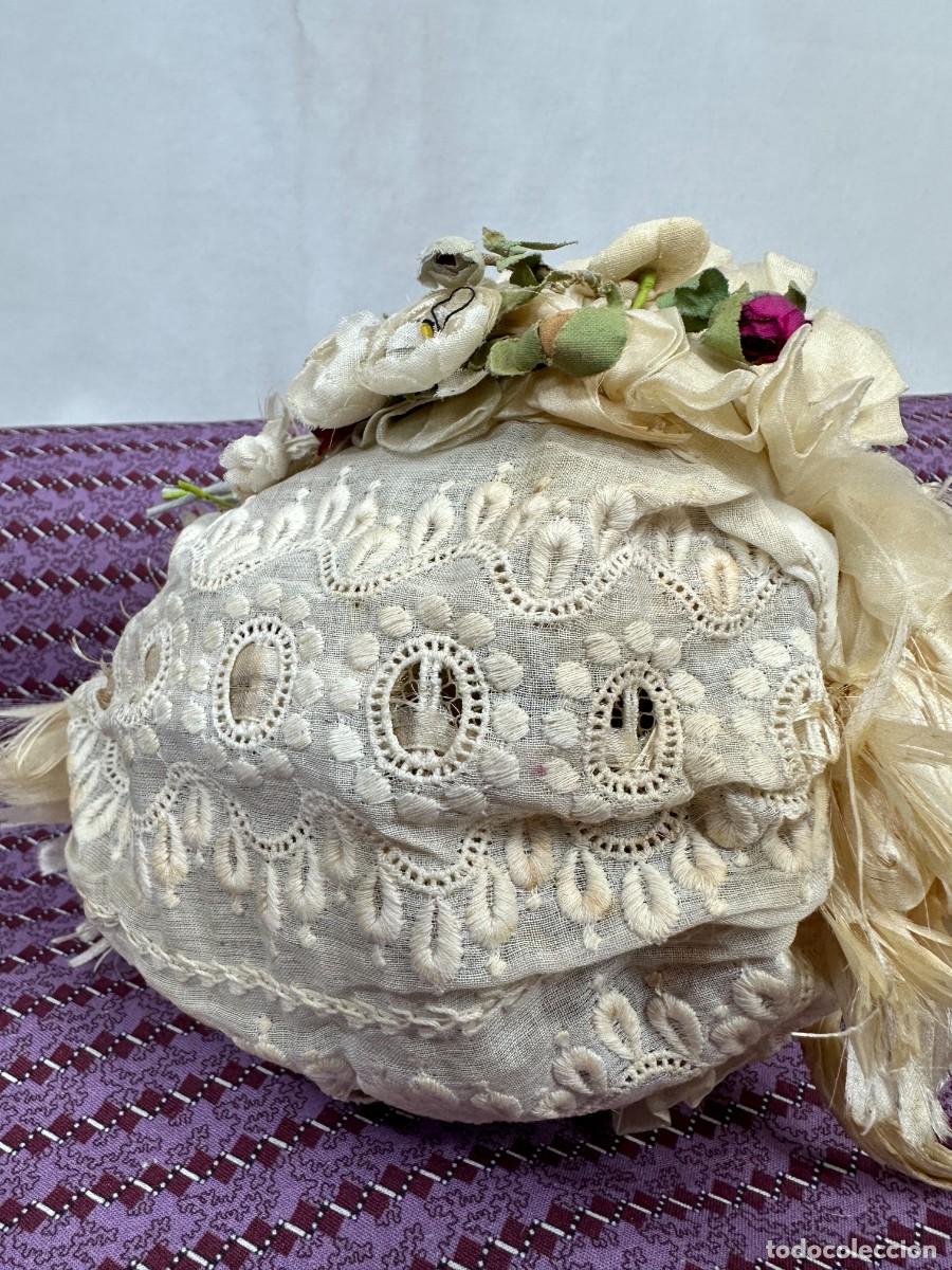 Antig&uuml;edades: Antiguo gorro de seda y flores - Foto 5