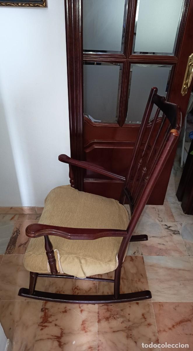 Antig&uuml;edades: Mecedora madera vintage - Foto 3