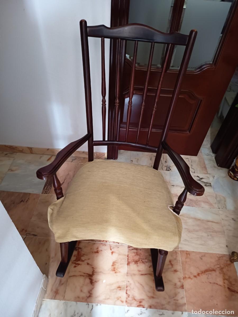 Antig&uuml;edades: Mecedora madera vintage - Foto 4