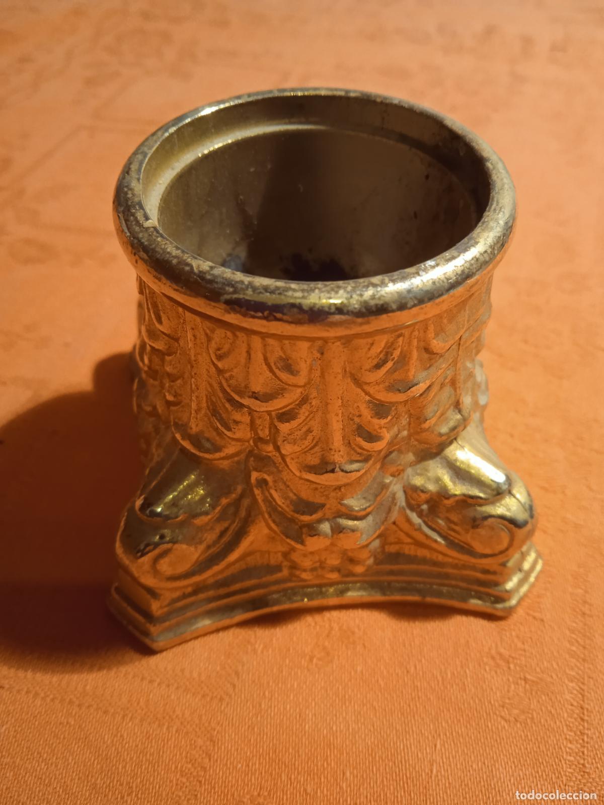 Antig&uuml;edades: SOPORTE DE LAT&Oacute;N PARA CIRIO - Foto 1