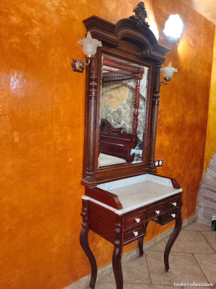 Antig&uuml;edades: Espectacular tocador - Foto 1