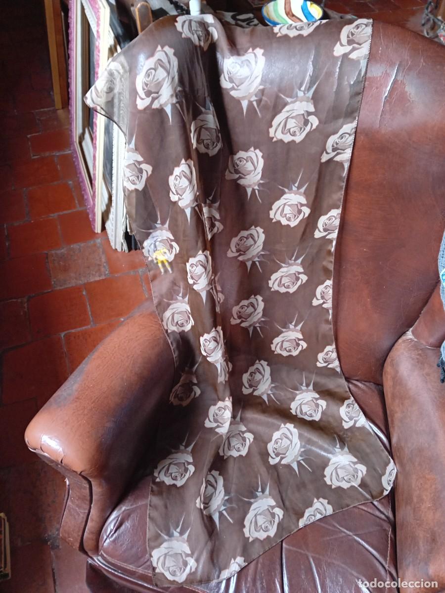 Antig&uuml;edades: Pa&ntilde;uelo con rosas d&eacute;cada de los 70 - Foto 1