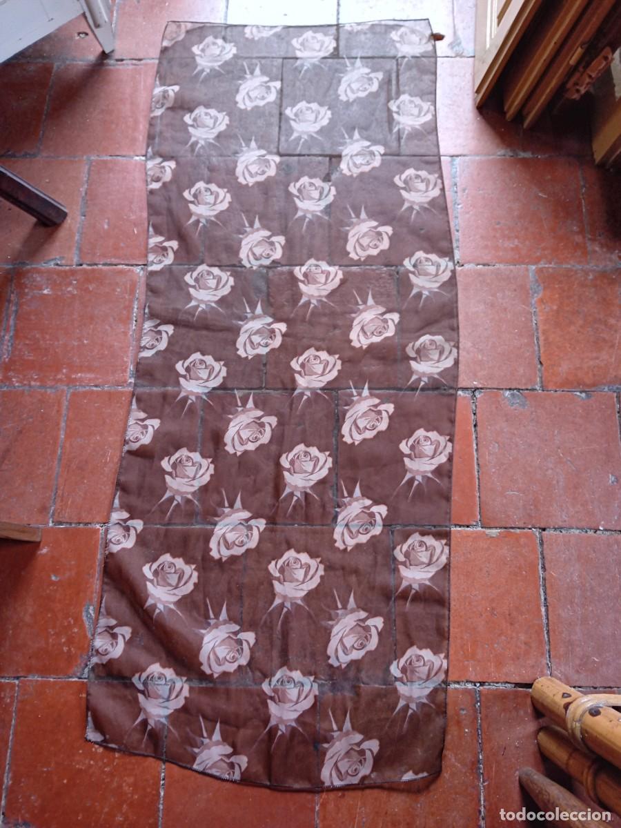 Antig&uuml;edades: Pa&ntilde;uelo con rosas d&eacute;cada de los 70 - Foto 2
