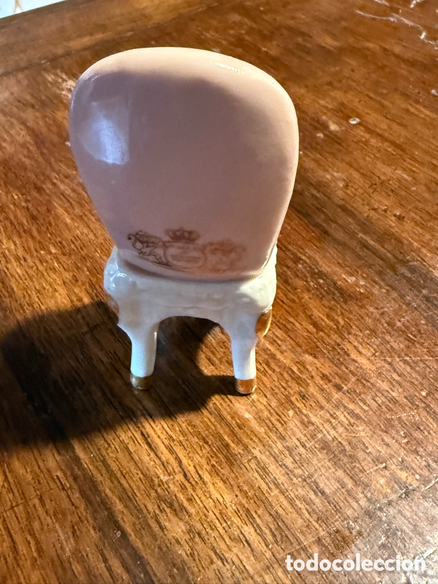 Antig&uuml;edades: Figura de porcelana, sillon - Foto 3