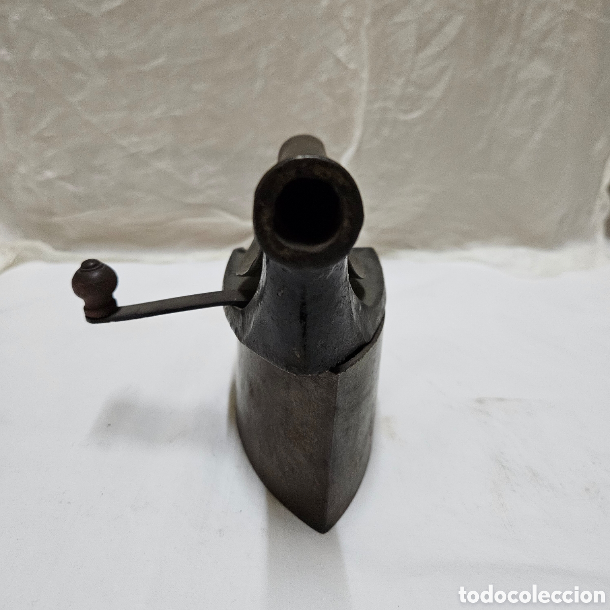 Antig&uuml;edades: Plancha de carb&oacute;n antigua con su chimenea - Foto 2