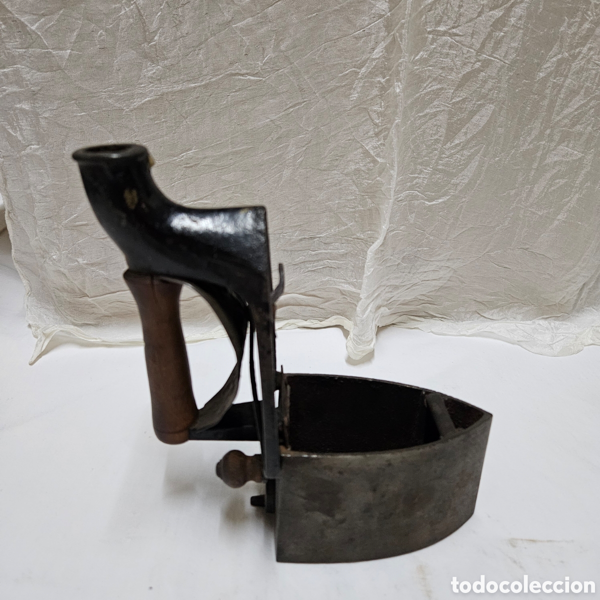Antig&uuml;edades: Plancha de carb&oacute;n antigua con su chimenea - Foto 3