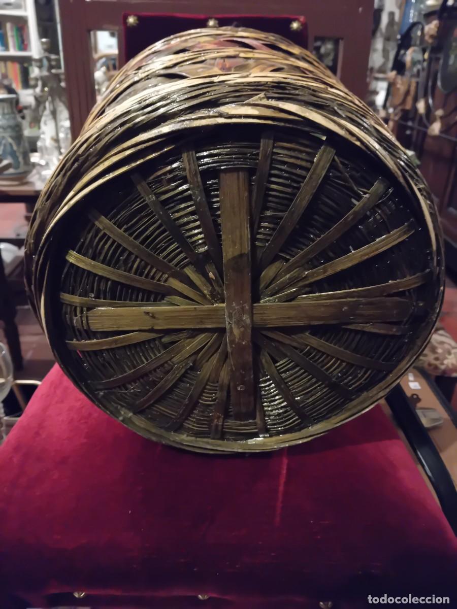 Antig&uuml;edades: Macetero de mimbre siglo XX - Foto 4