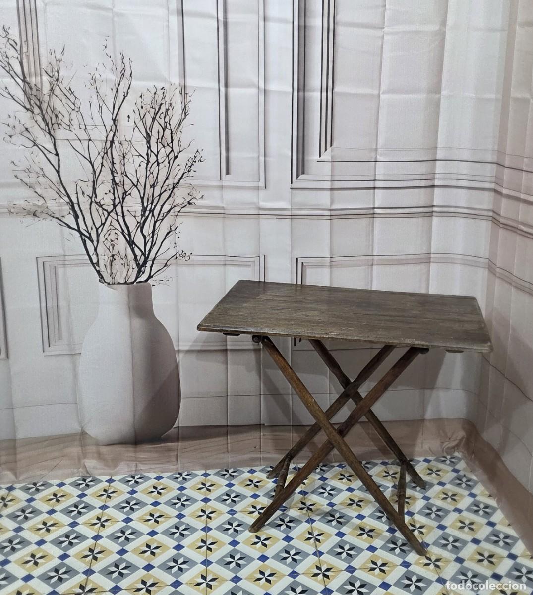 Antig&uuml;edades: Antigua mesa de campa&ntilde;a plegable - Foto 1