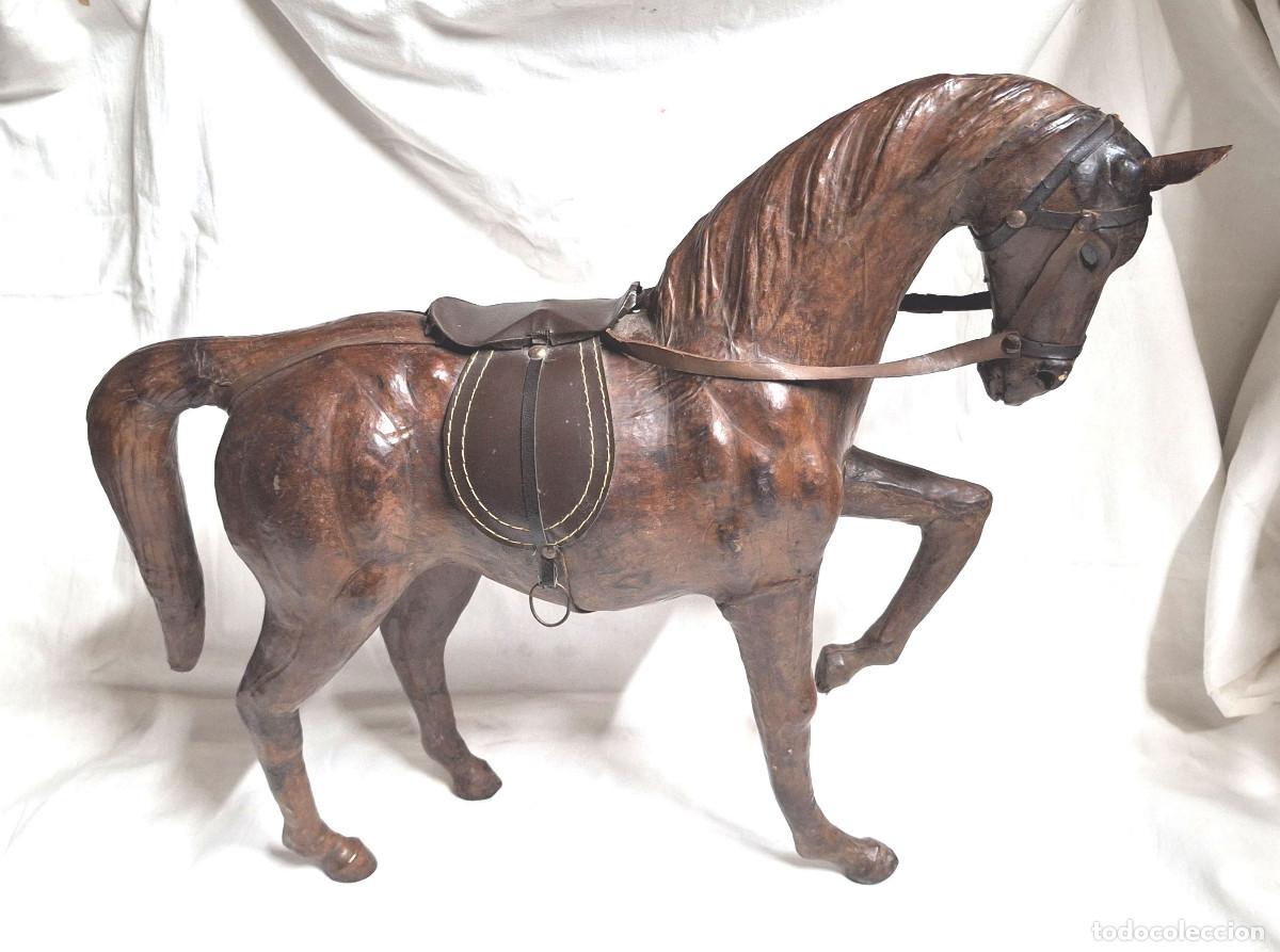 Antig&uuml;edades: Caballo de Cuero. Med. 43 cm - Foto 4