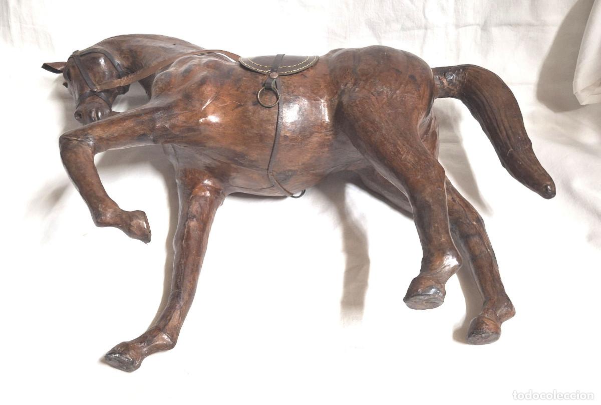 Antig&uuml;edades: Caballo de Cuero. Med. 43 cm - Foto 6