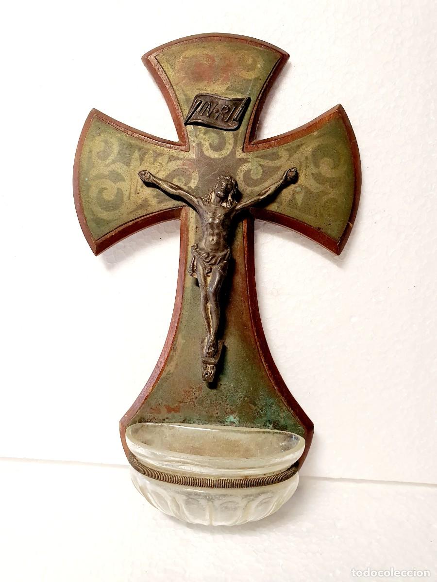 Antig&uuml;edades: CRUCIFIJO CON BENDITERA *** 20 CMS - Foto 1