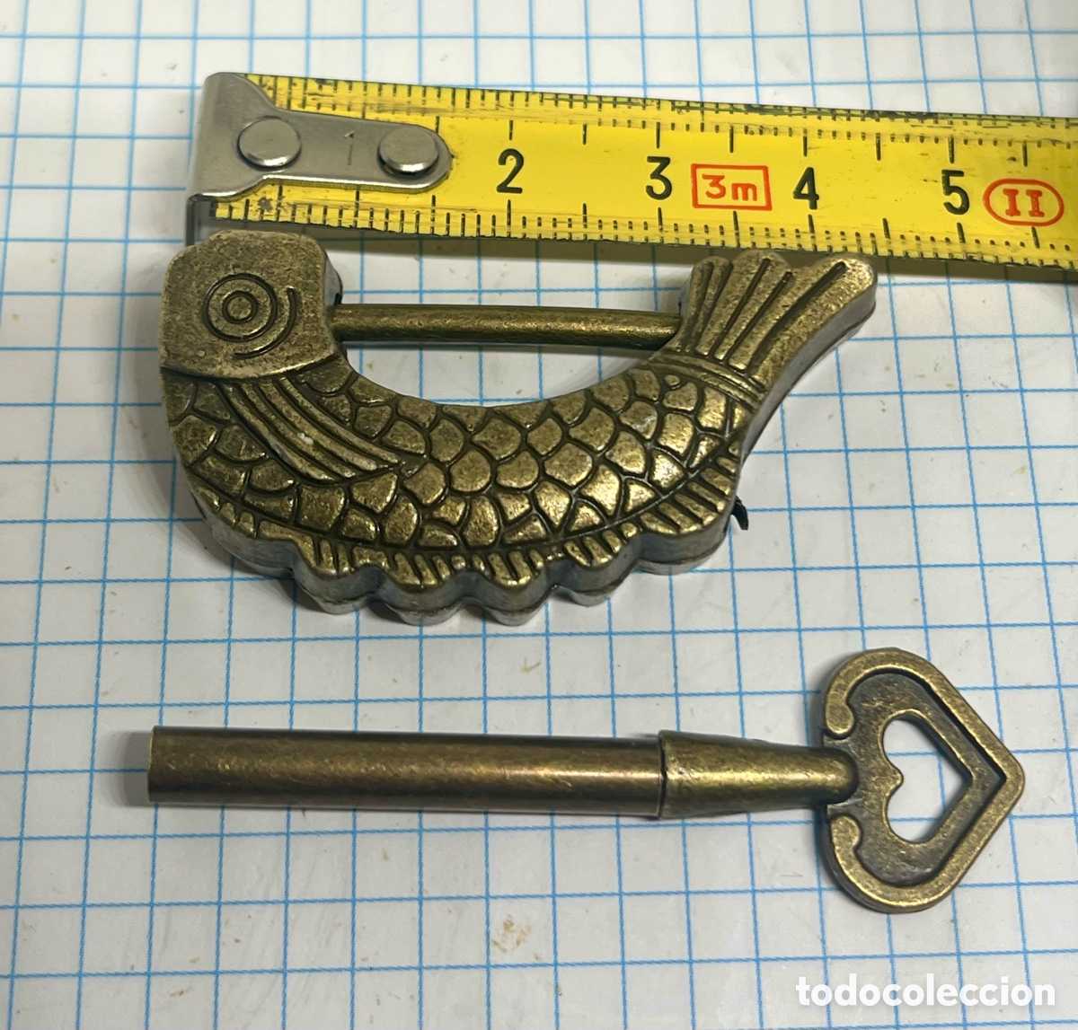 Antig&uuml;edades: CANDADO CHINO DE BRONCE FORMA DE PEZ - Foto 3