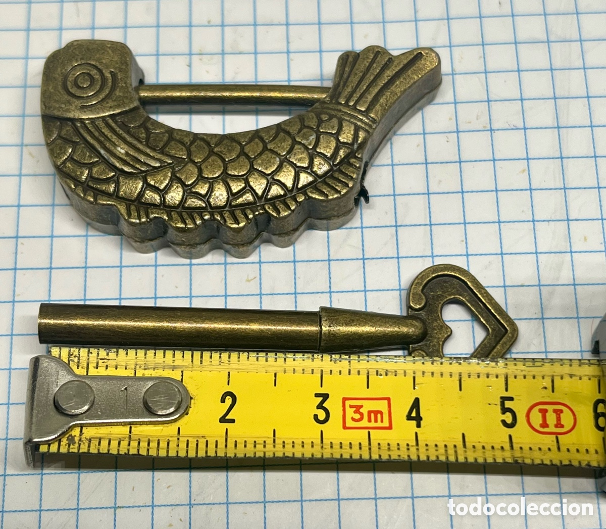 Antig&uuml;edades: CANDADO CHINO DE BRONCE FORMA DE PEZ - Foto 4