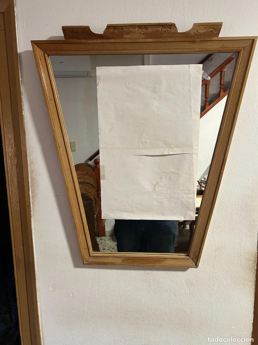 Antig&uuml;edades: Espejo vintage de forma triangular 38 x 62 x 72 - Foto 1