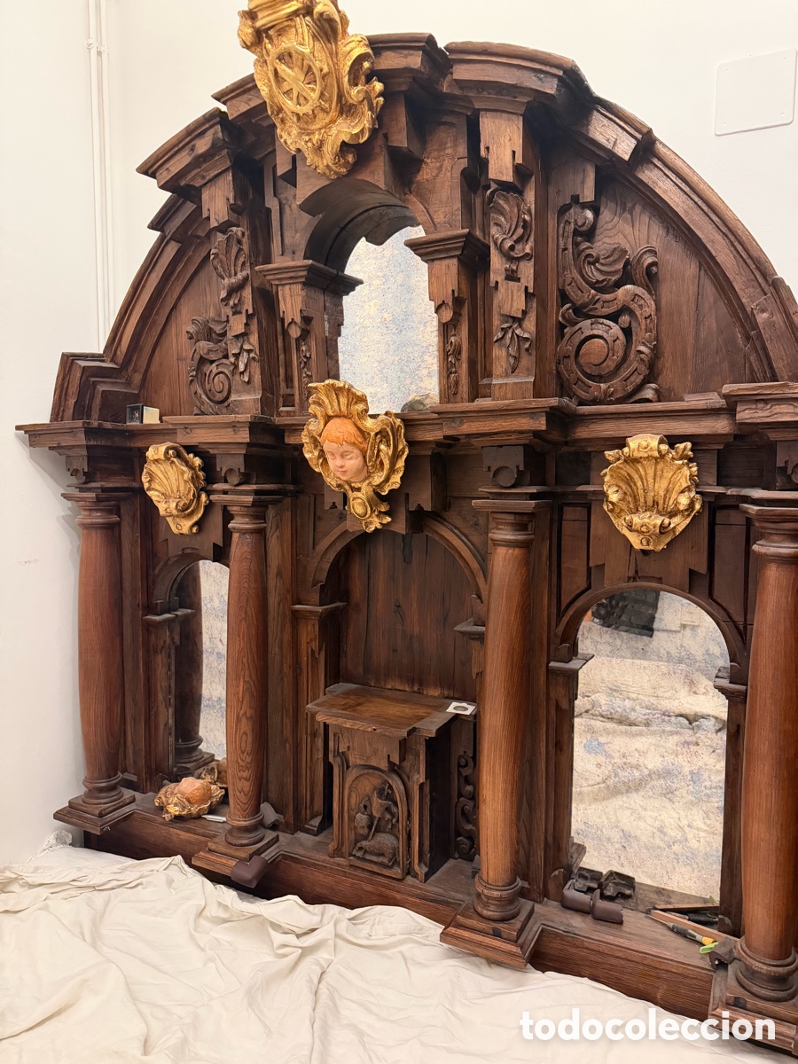 Antig&uuml;edades: cama hecha con antiguo retablo - Foto 1