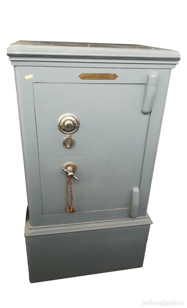 Antig&uuml;edades: CAJA CAUDALES ANTIGUA O DE SEGURIDAD MARCA PIBERNAT