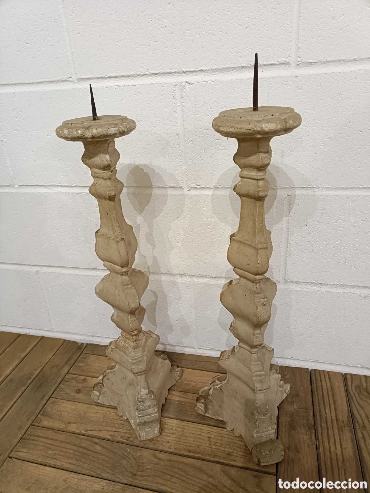 Antig&uuml;edades: Pareja de candelabros antiguos - Foto 2