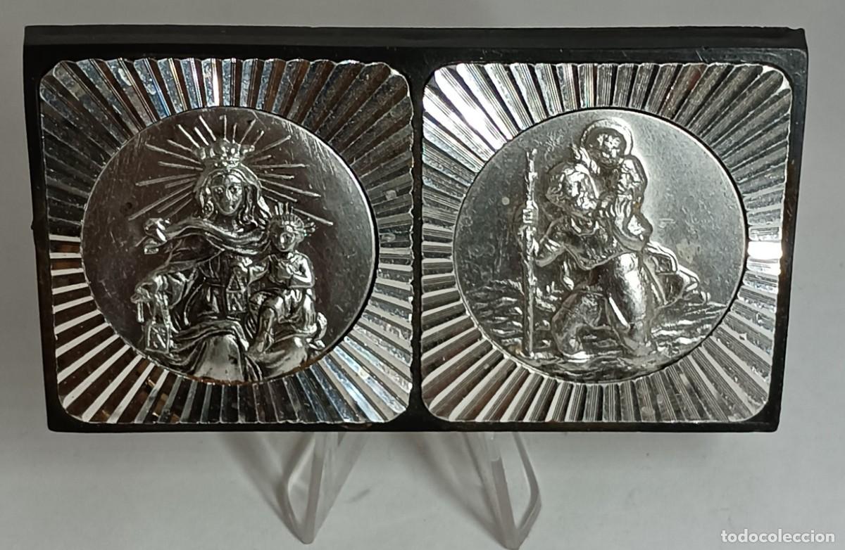 Antig&uuml;edades: PLACA DE COCHE VIRGEN DEL CARMEN Y SAN CRISTOBAL - Foto 2