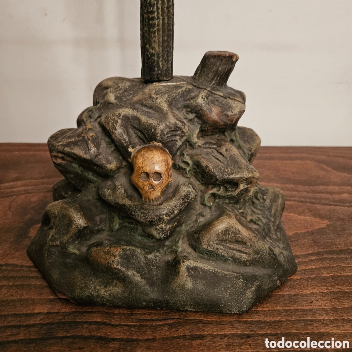 Antig&uuml;edades: Cristo crucificado con peana - Foto 3